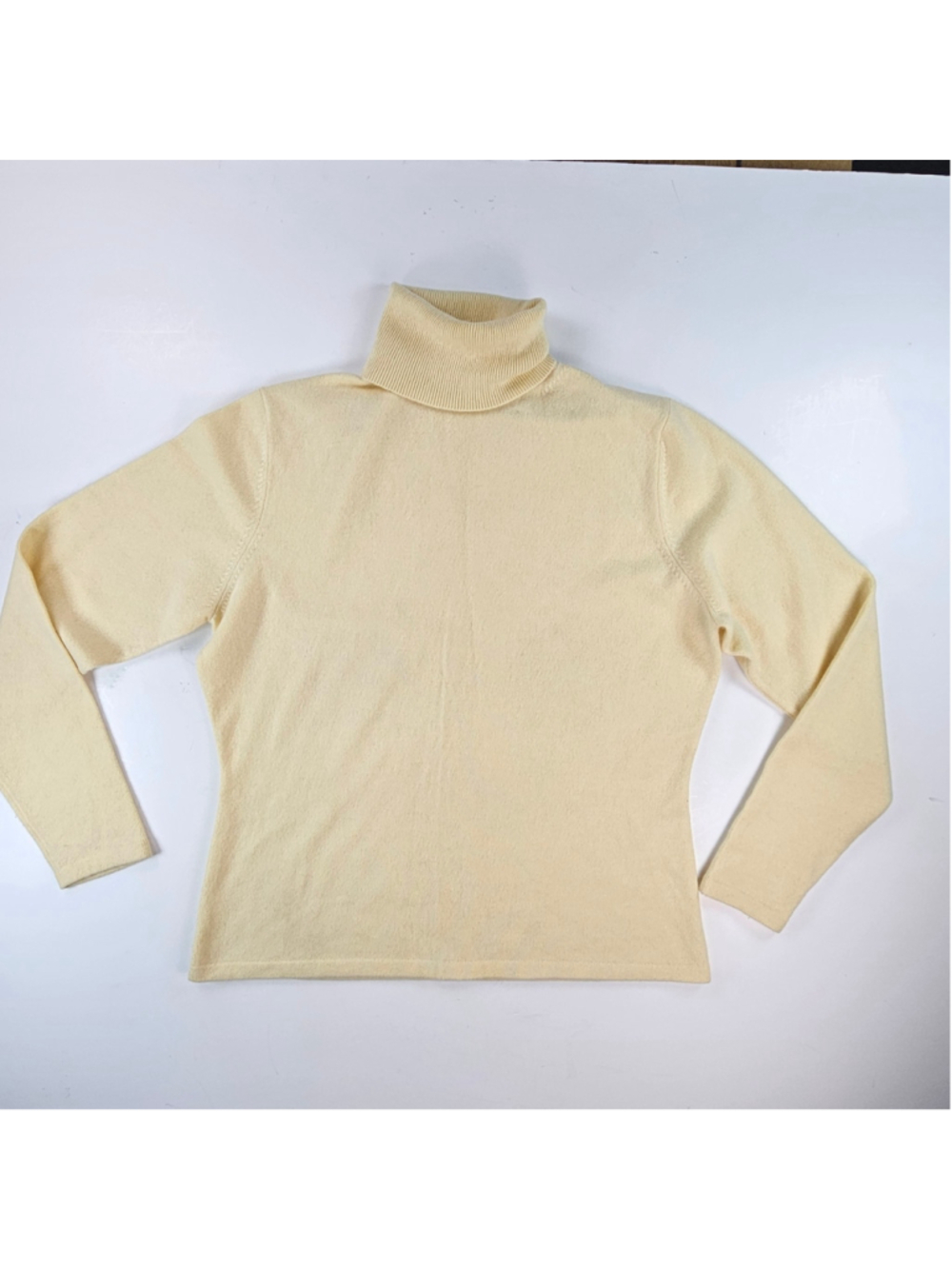 Neiman Marcus Cashmere Womens L Ivory Turtleneck Sweater 100% Cashmere